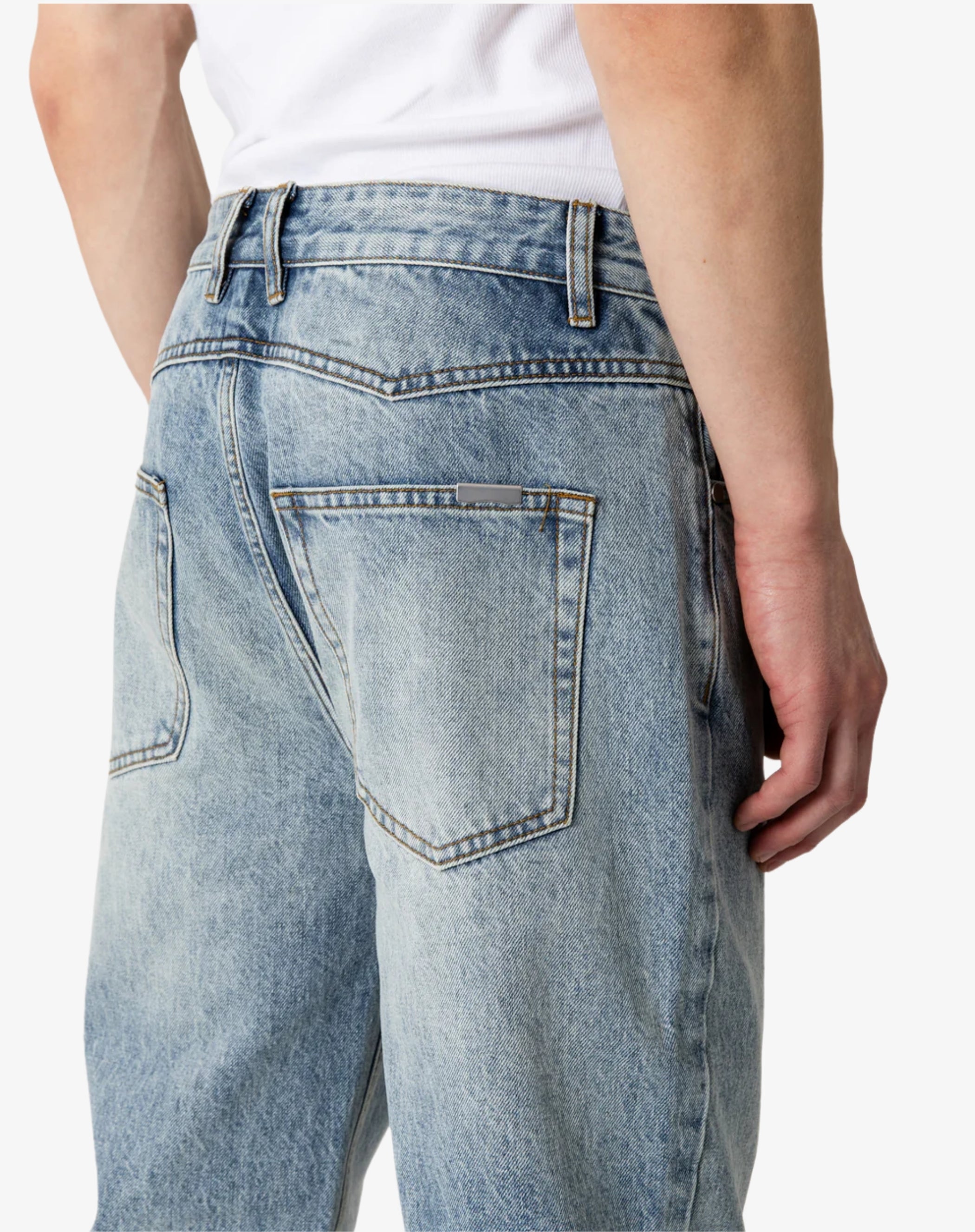 Straight Cut Denim: Classic Blue