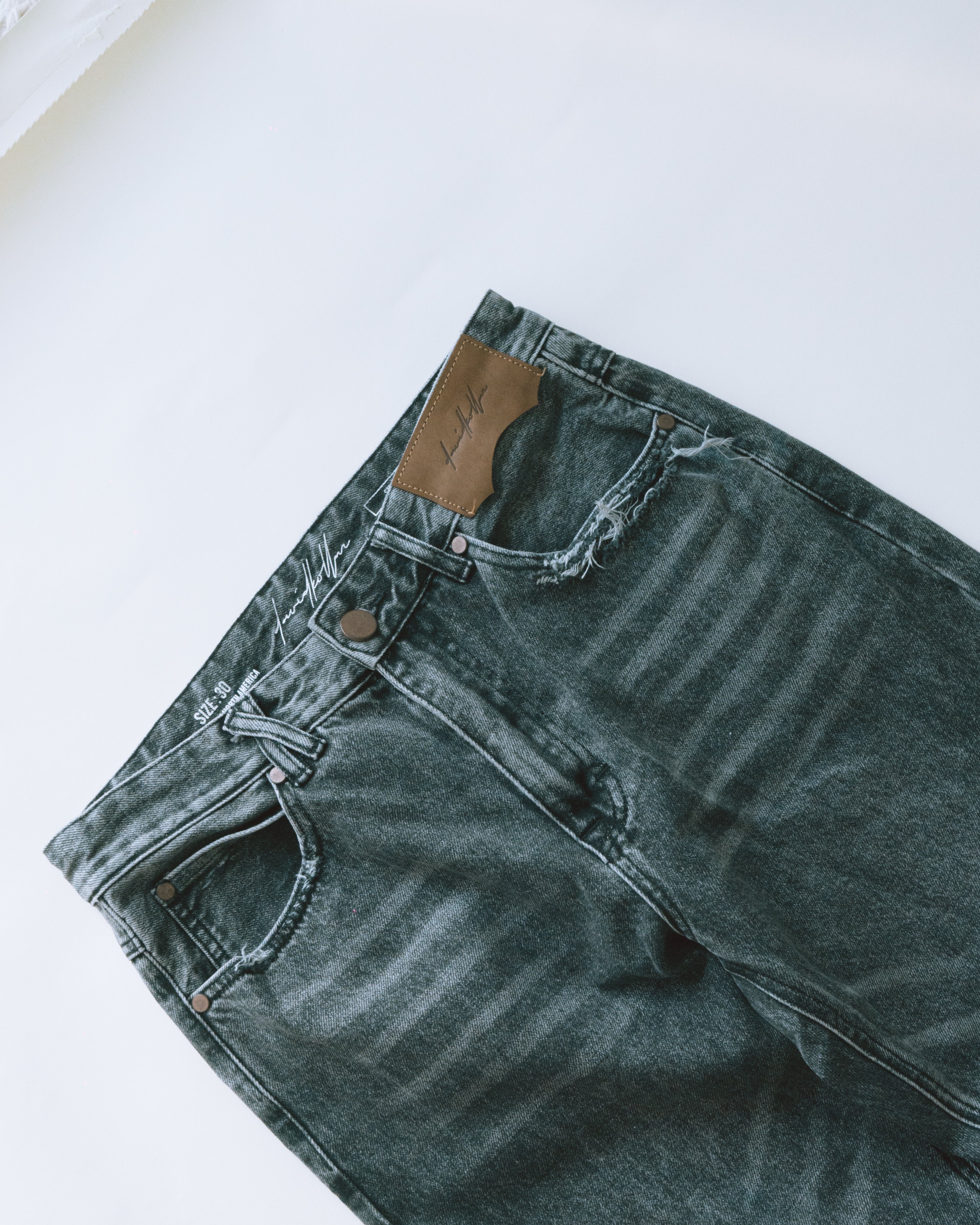Straight Cut Denim: Vintage Black