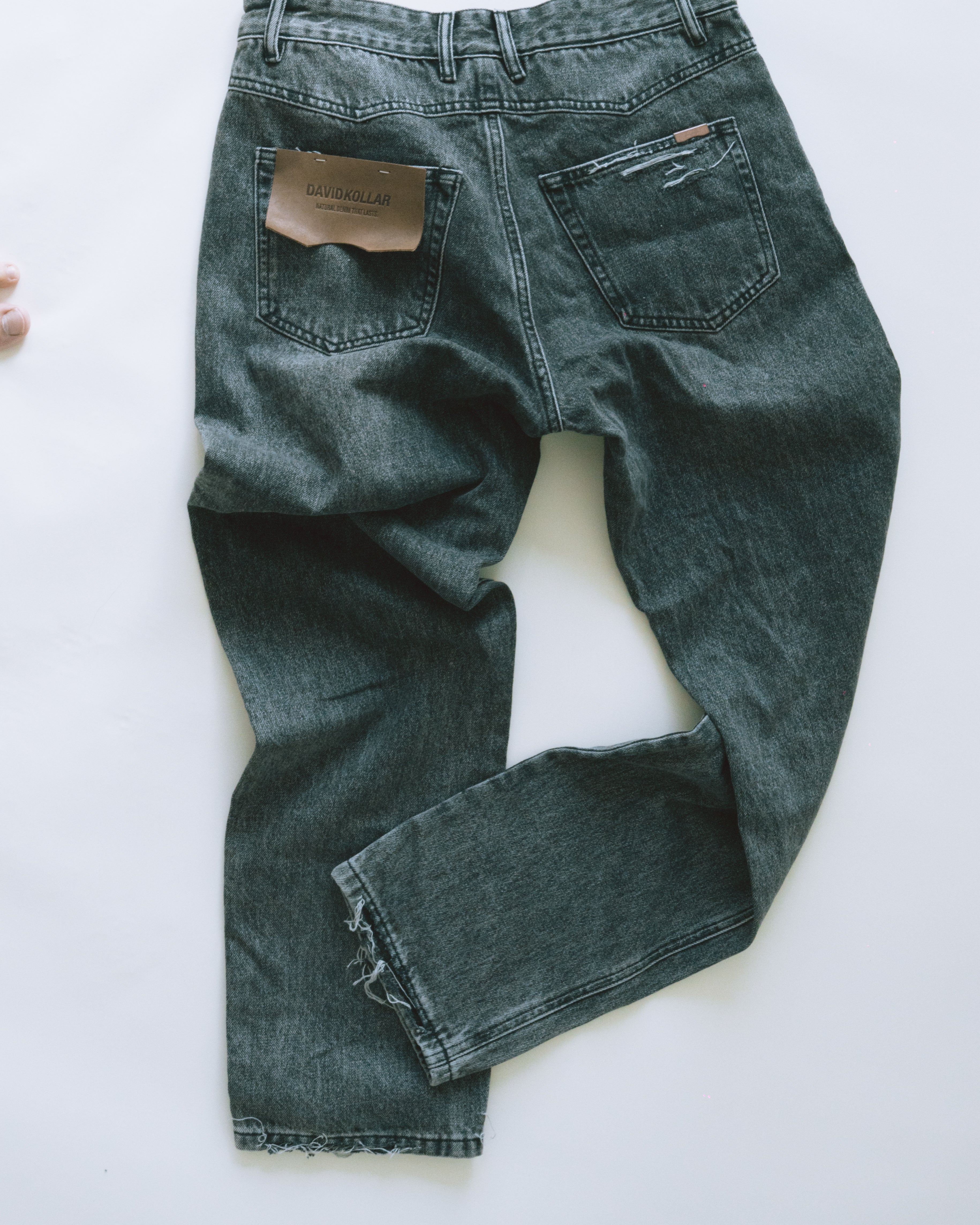 Straight Cut Denim: Vintage Black