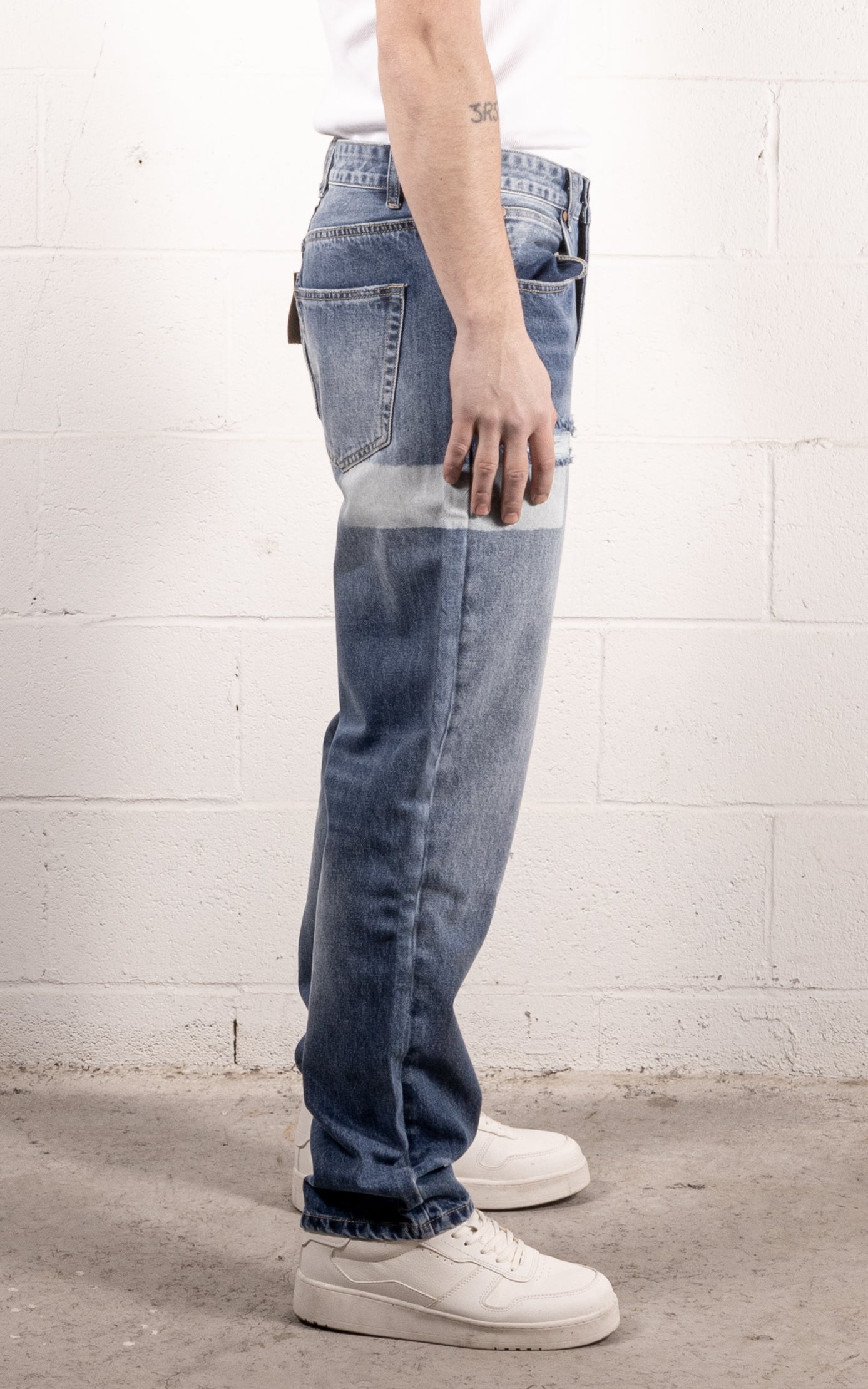 [#215] : Straight Fit Denim - Whisker Blue - 32