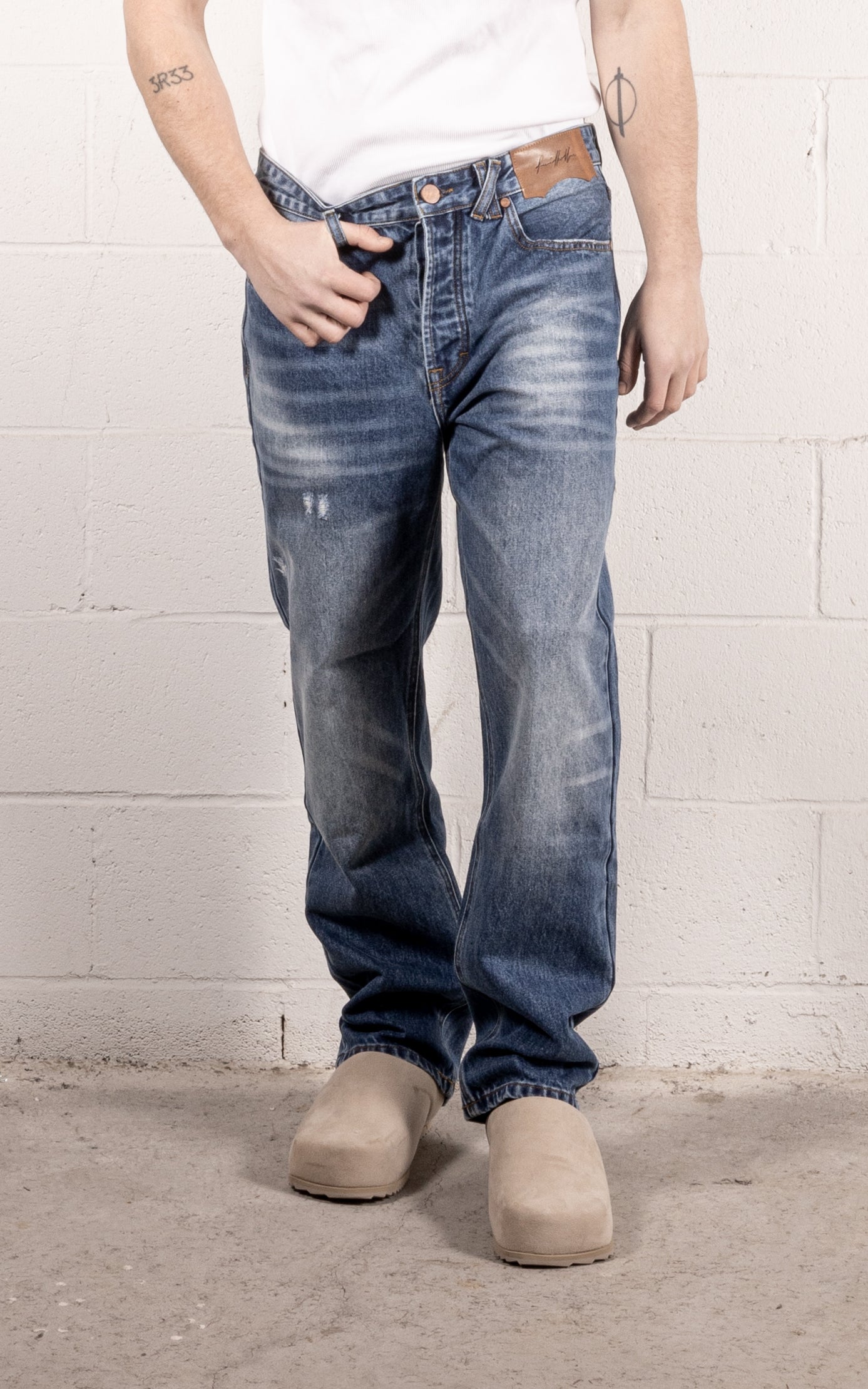 [#214] : Straight Fit Denim - Whisker Deep Blue - 32