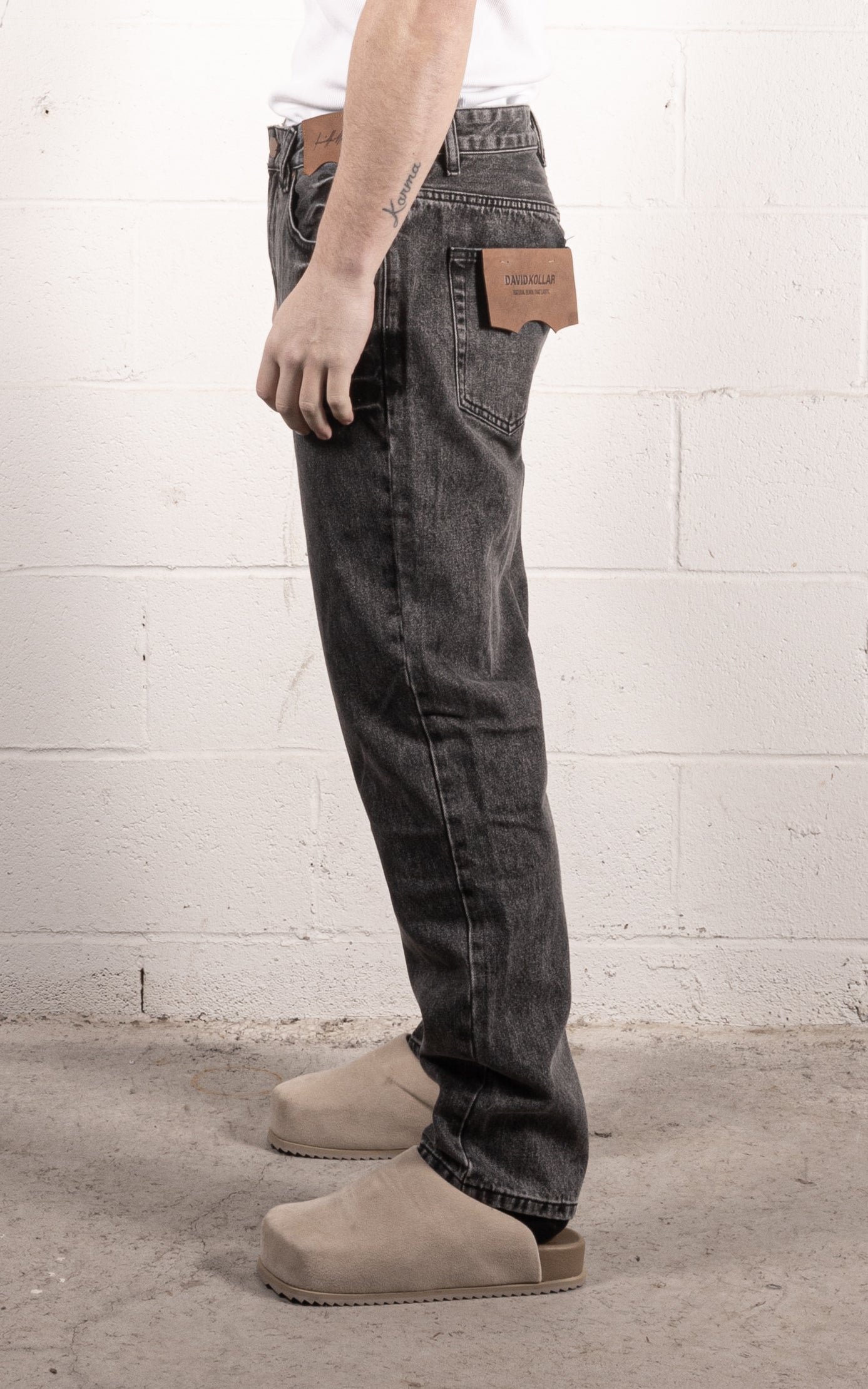 [#210] : Straight Fit Denim - Vintage Black - 32