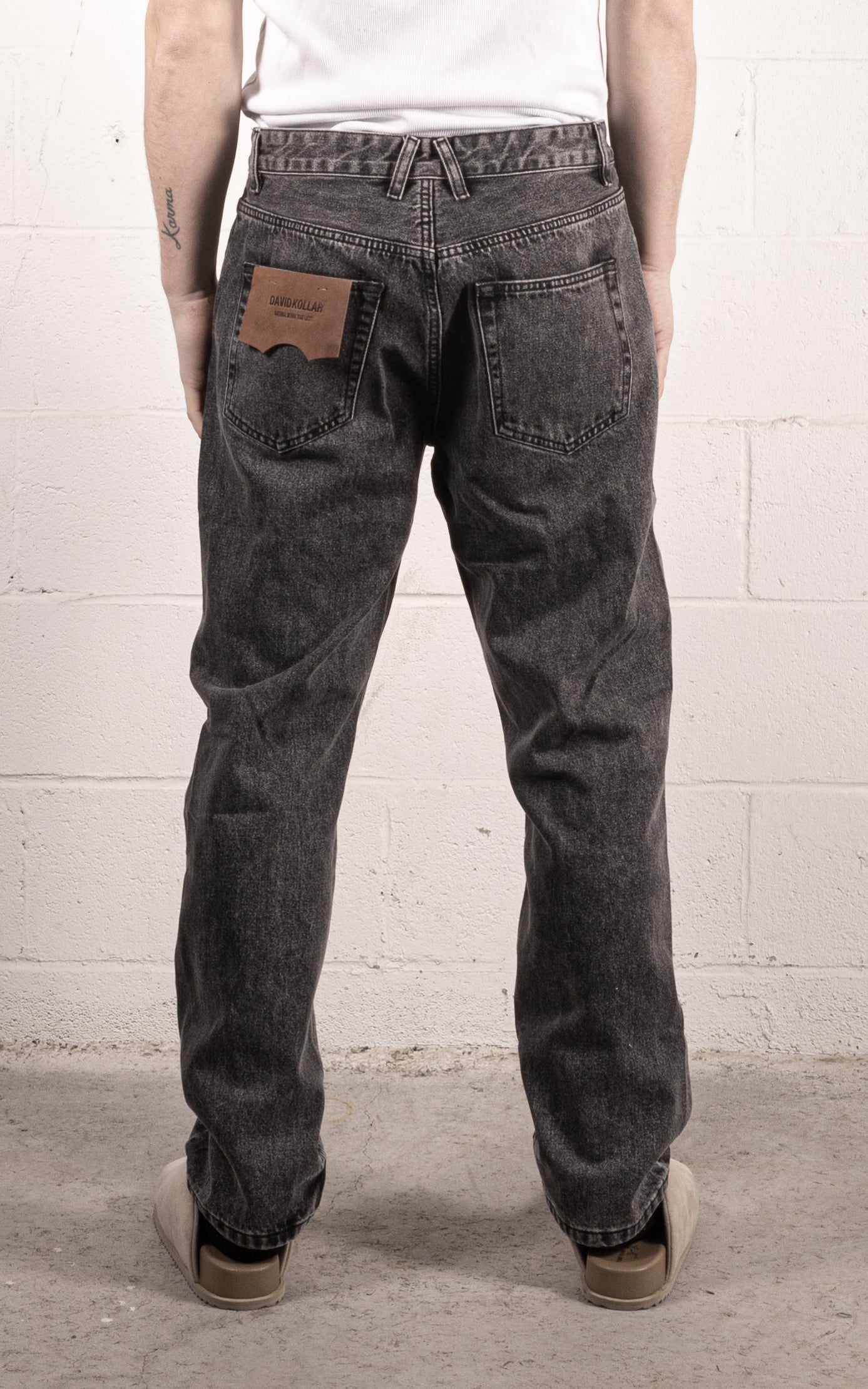 [#210] : Straight Fit Denim - Vintage Black - 32