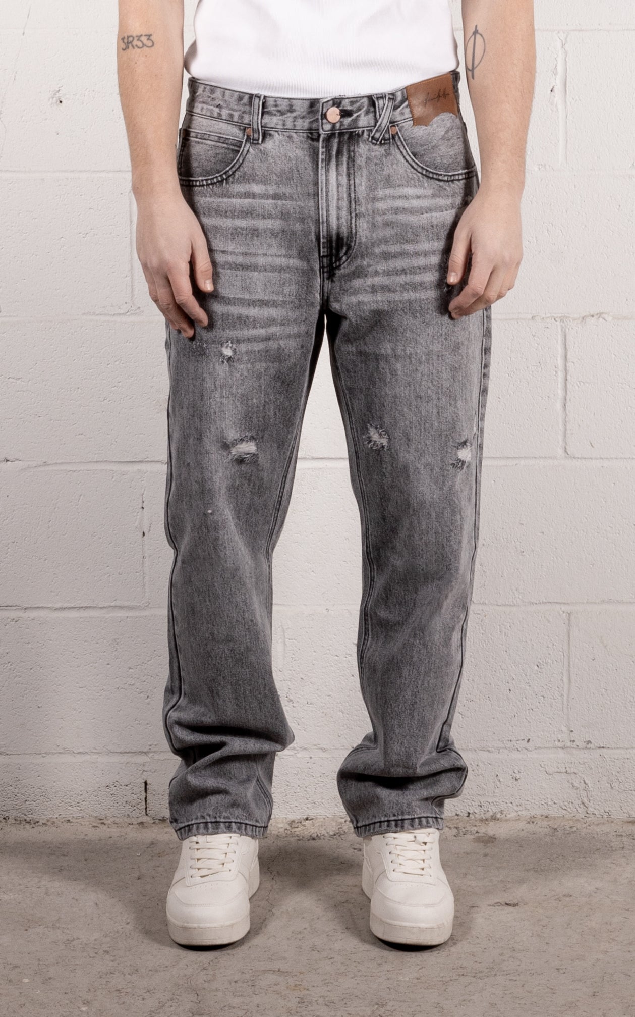 [#207] : Straight Fit Denim - Whisker Grey - 32