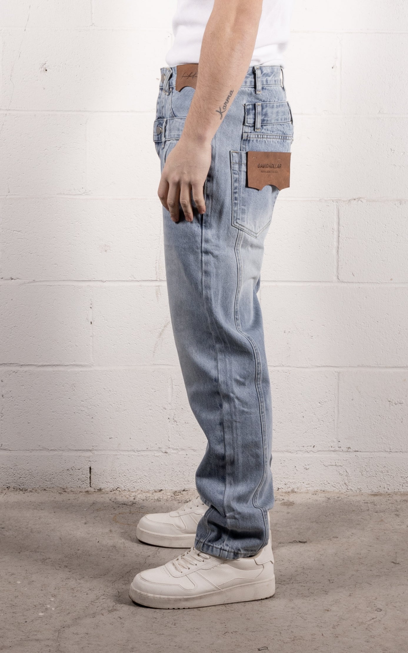 [#216] : Straight Fit Denim - Whisker Classic Blue - 32