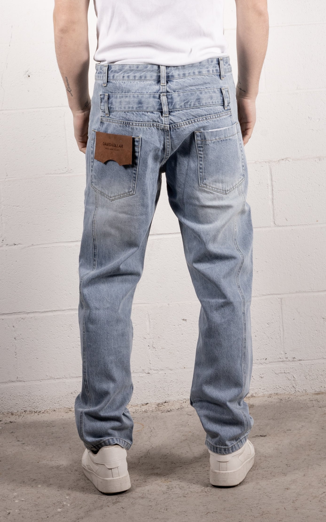[#216] : Straight Fit Denim - Whisker Classic Blue - 32