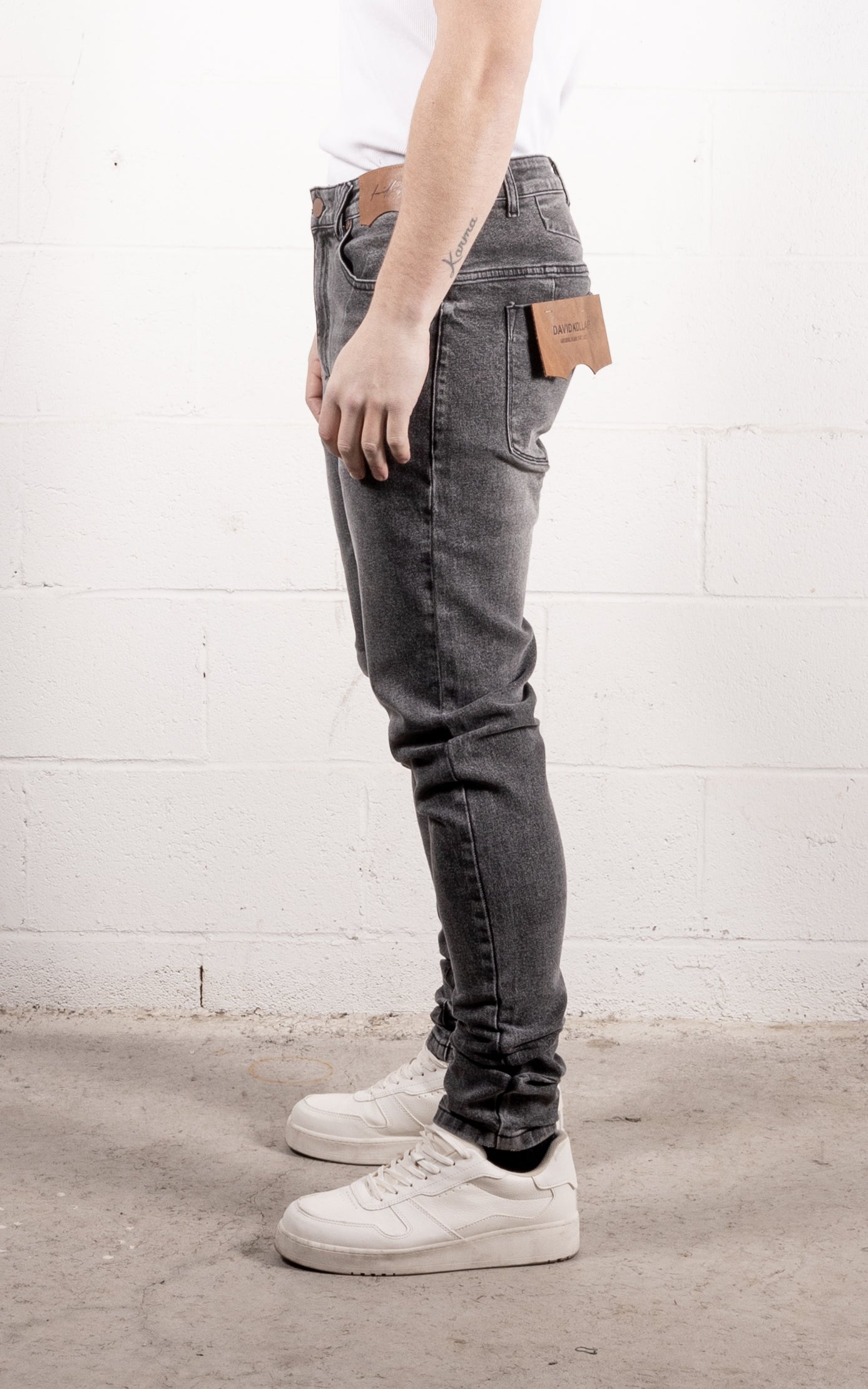 [#217] : Straight Fit Denim - Whisker Classic Grey - 32