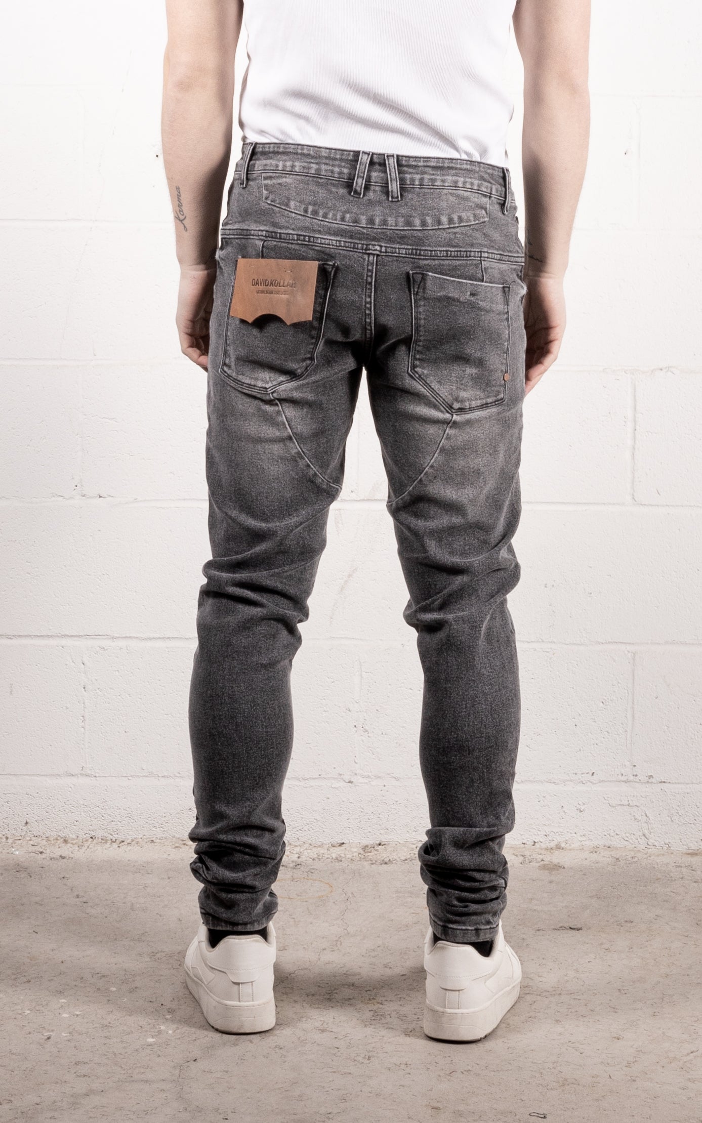 [#217] : Straight Fit Denim - Whisker Classic Grey - 32