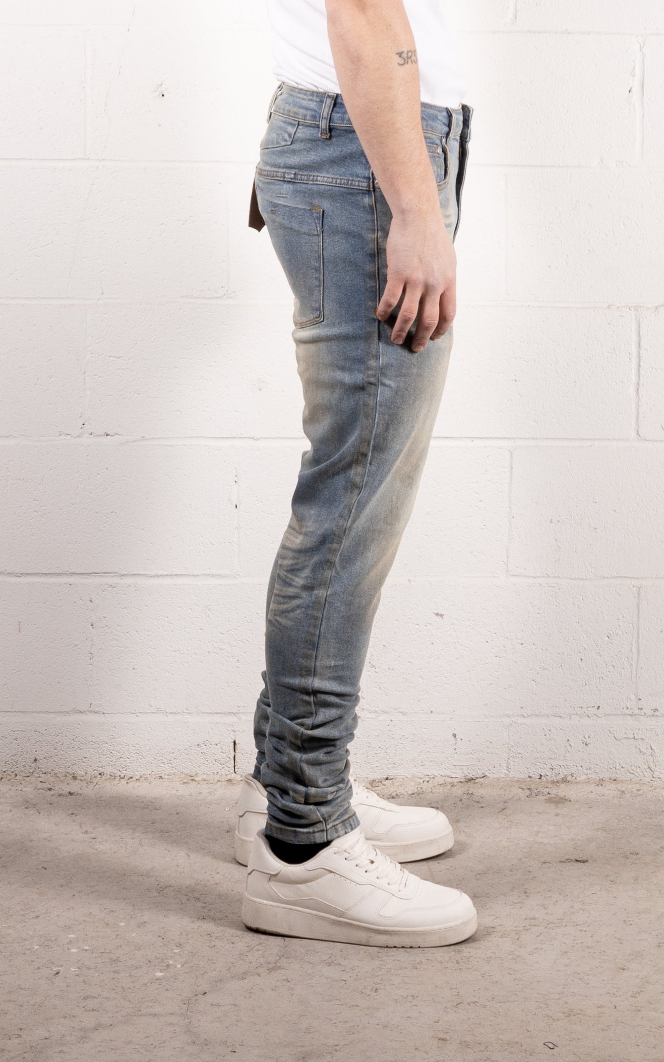 [#116] : Skinny Fit Denim – Whisker Blue – 32