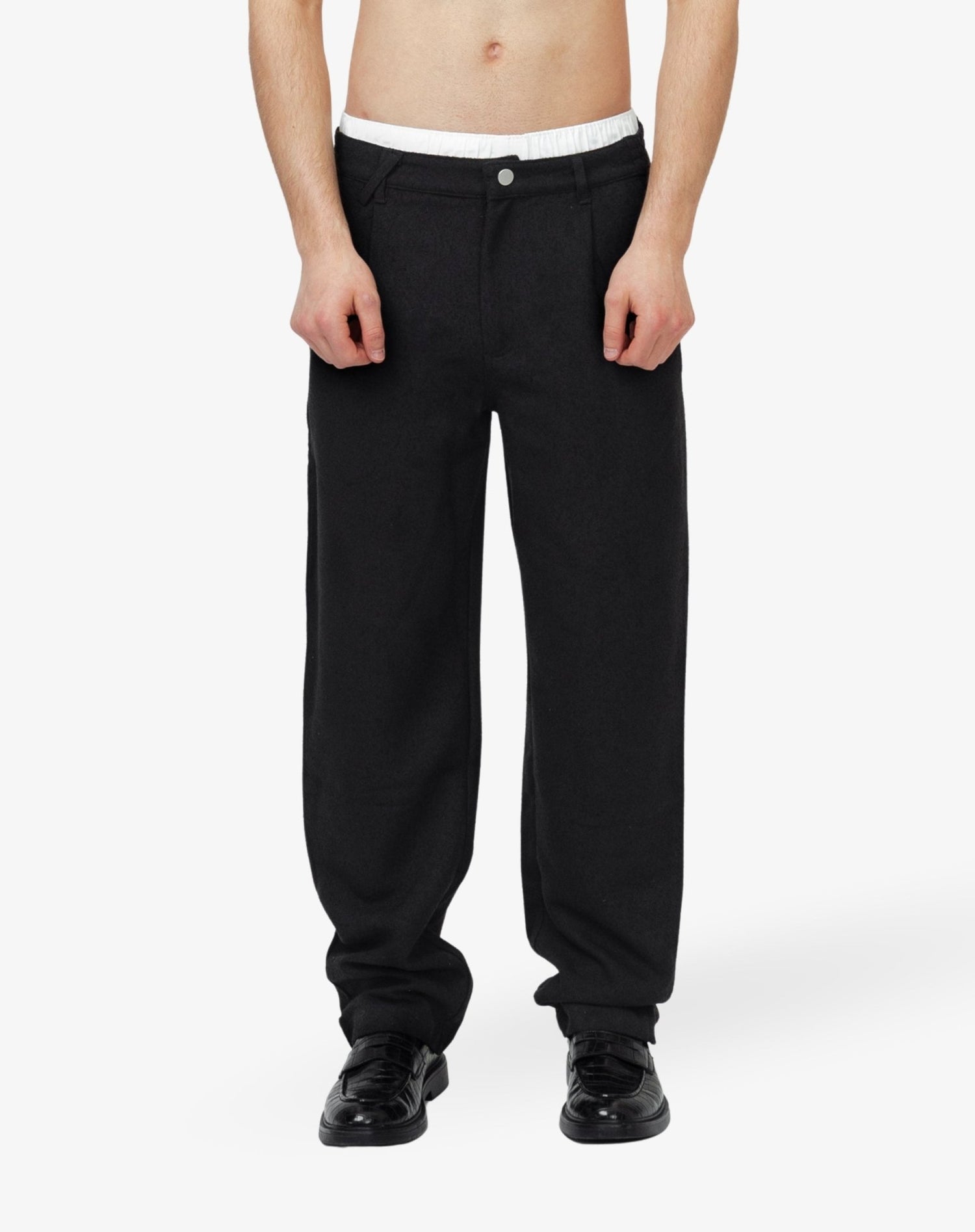 [134] : Straight Trousers – Black – M - BDK
