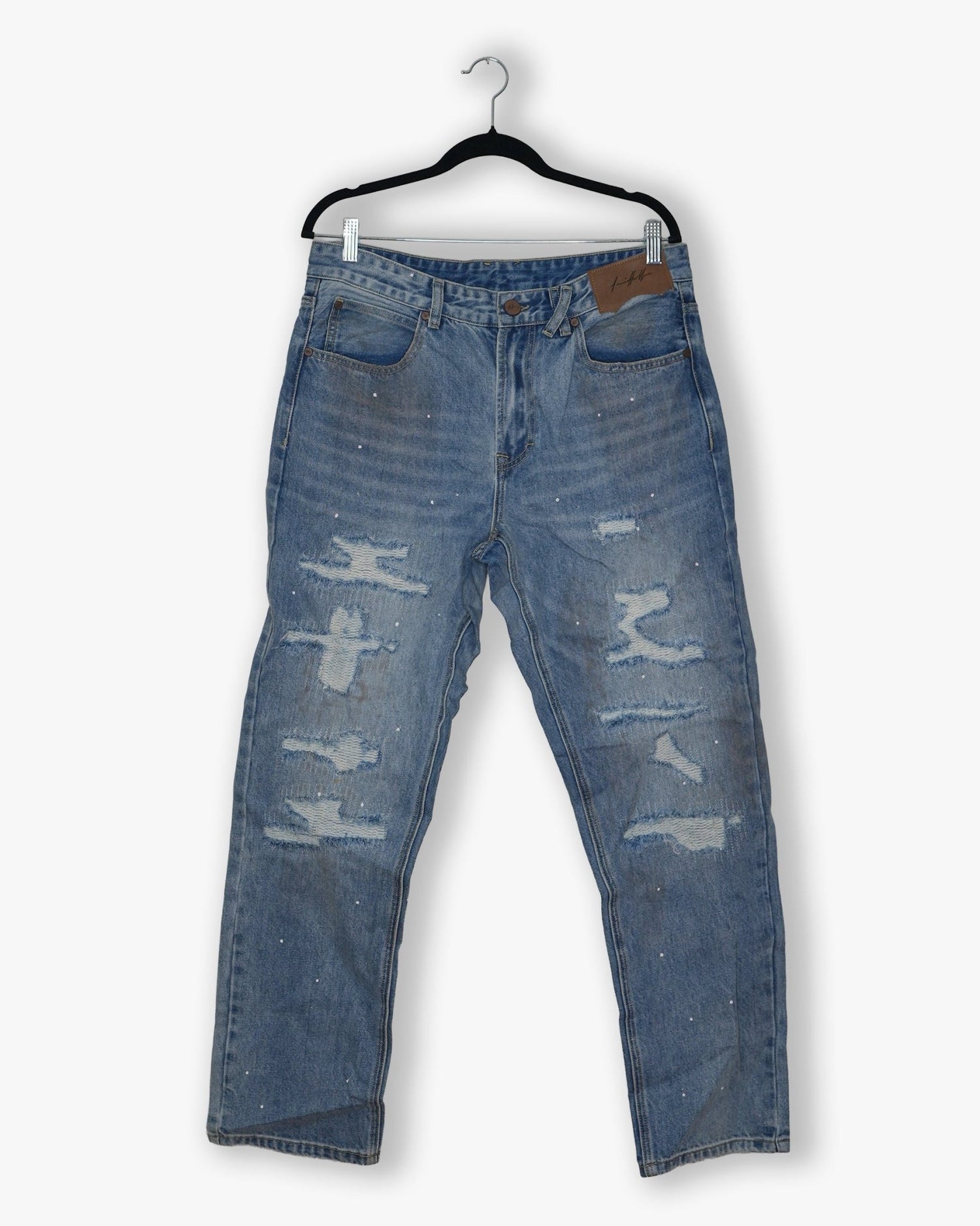 [211] : Straight Fit Denim - Distressed Blue - 32 - BDK
