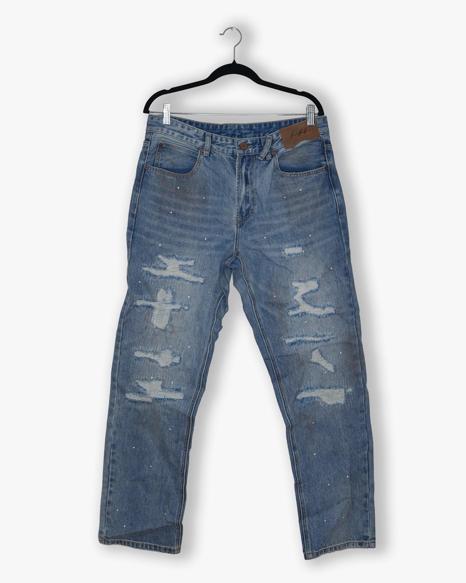 [#211] : Straight Fit Denim - Distressed Blue - 32
