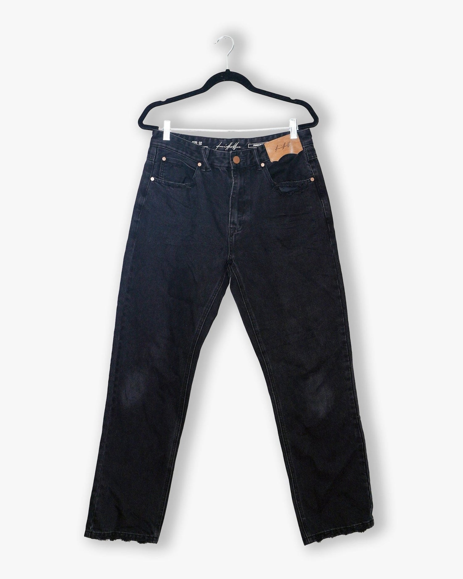 [212] : Straight Fit Denim - Black - 32 - BDK