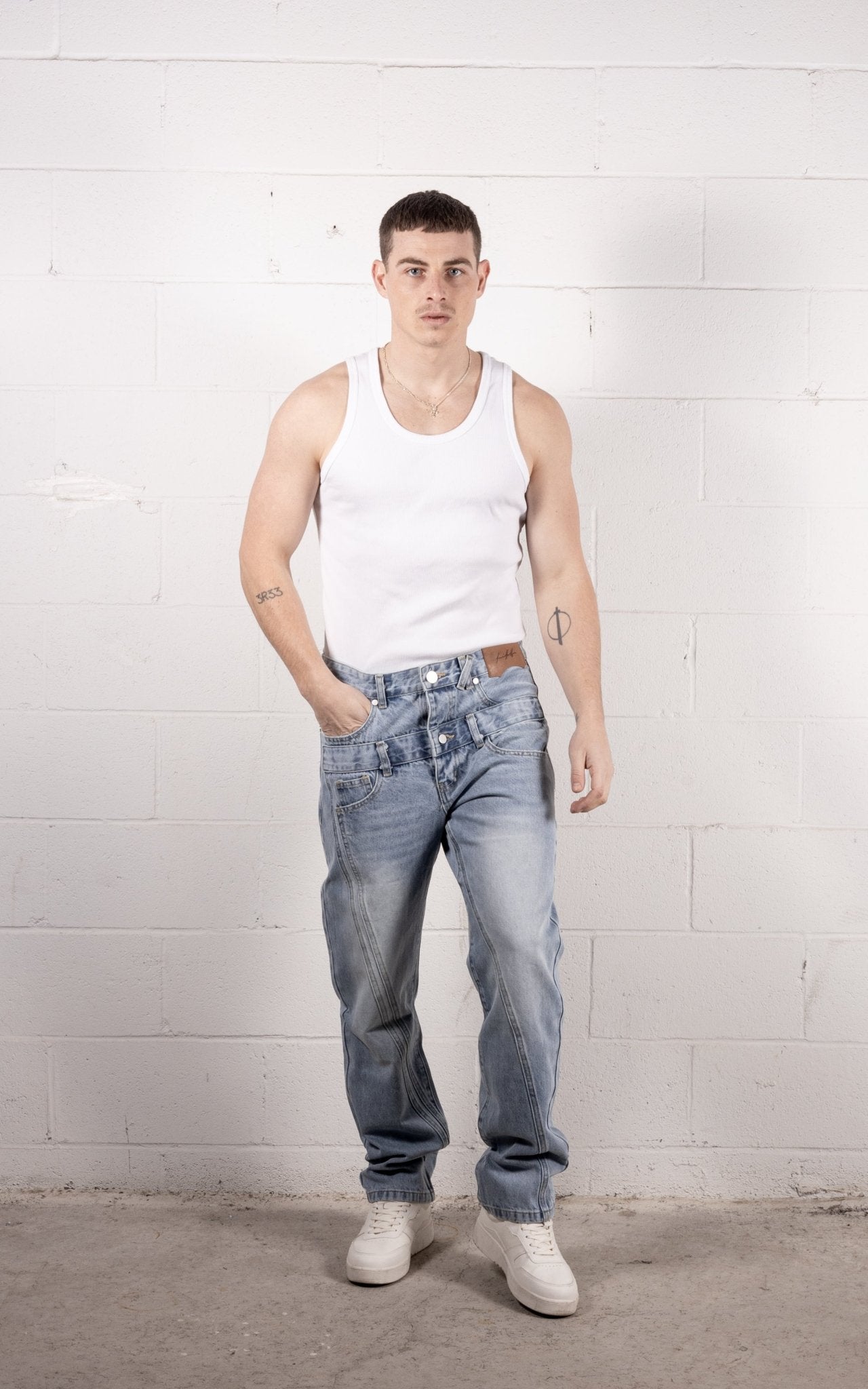 [216] : Slim Fit Denim - Whisker Classic Blue - 32 - BDK