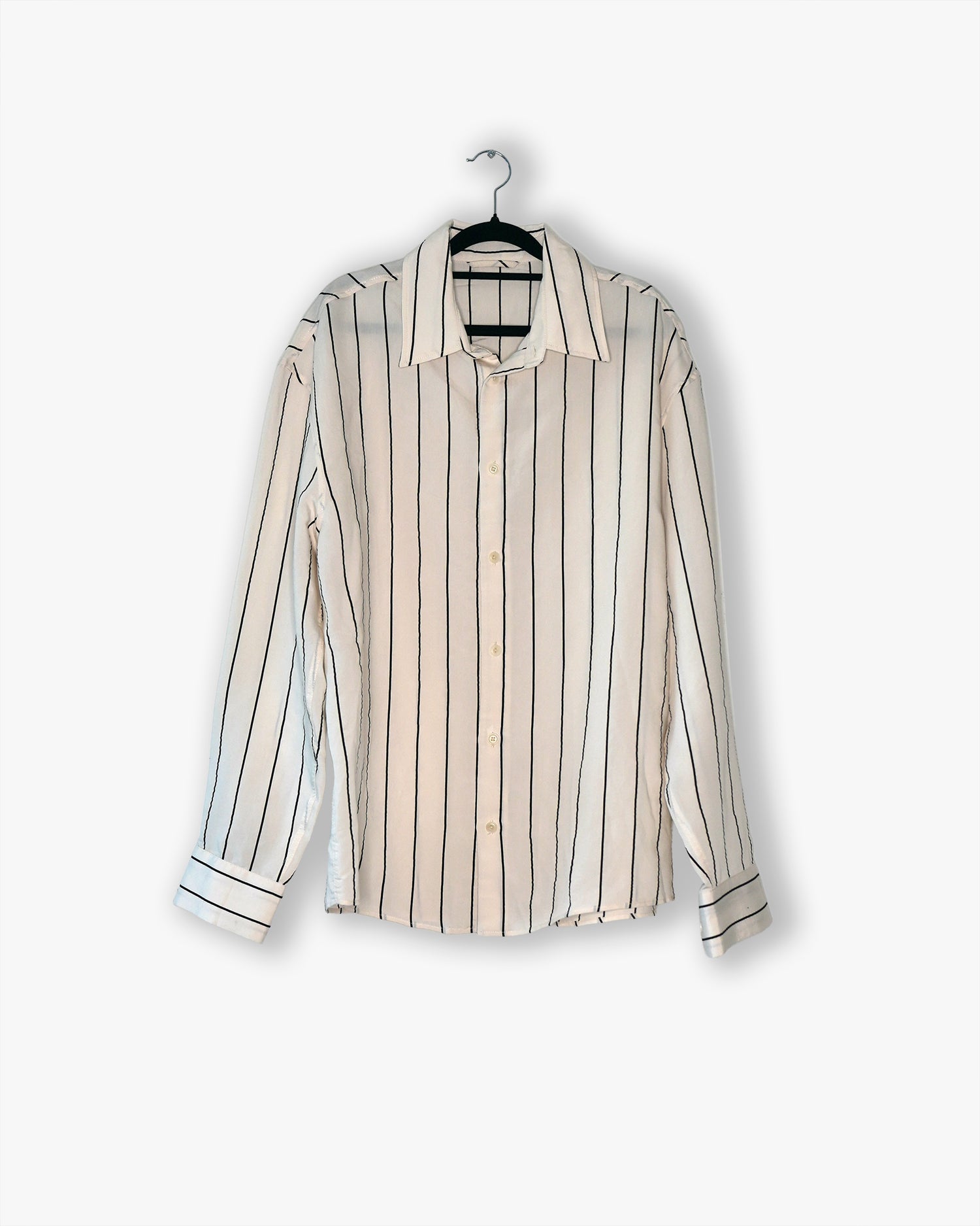 [#28] : Pinstripe Longsleeve Button Up Shirt – White/Black Pinstripe – L