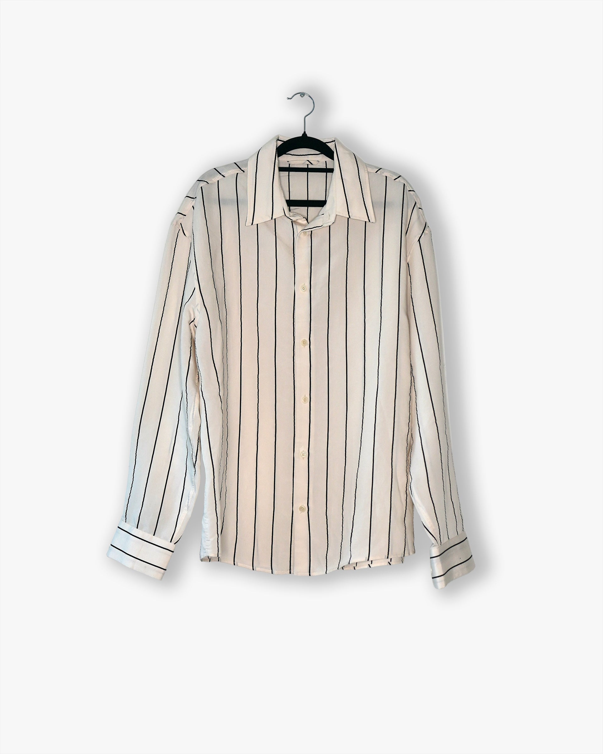 [#28] : Pinstripe Longsleeve Button Up Shirt – White/Black Pinstripe – L