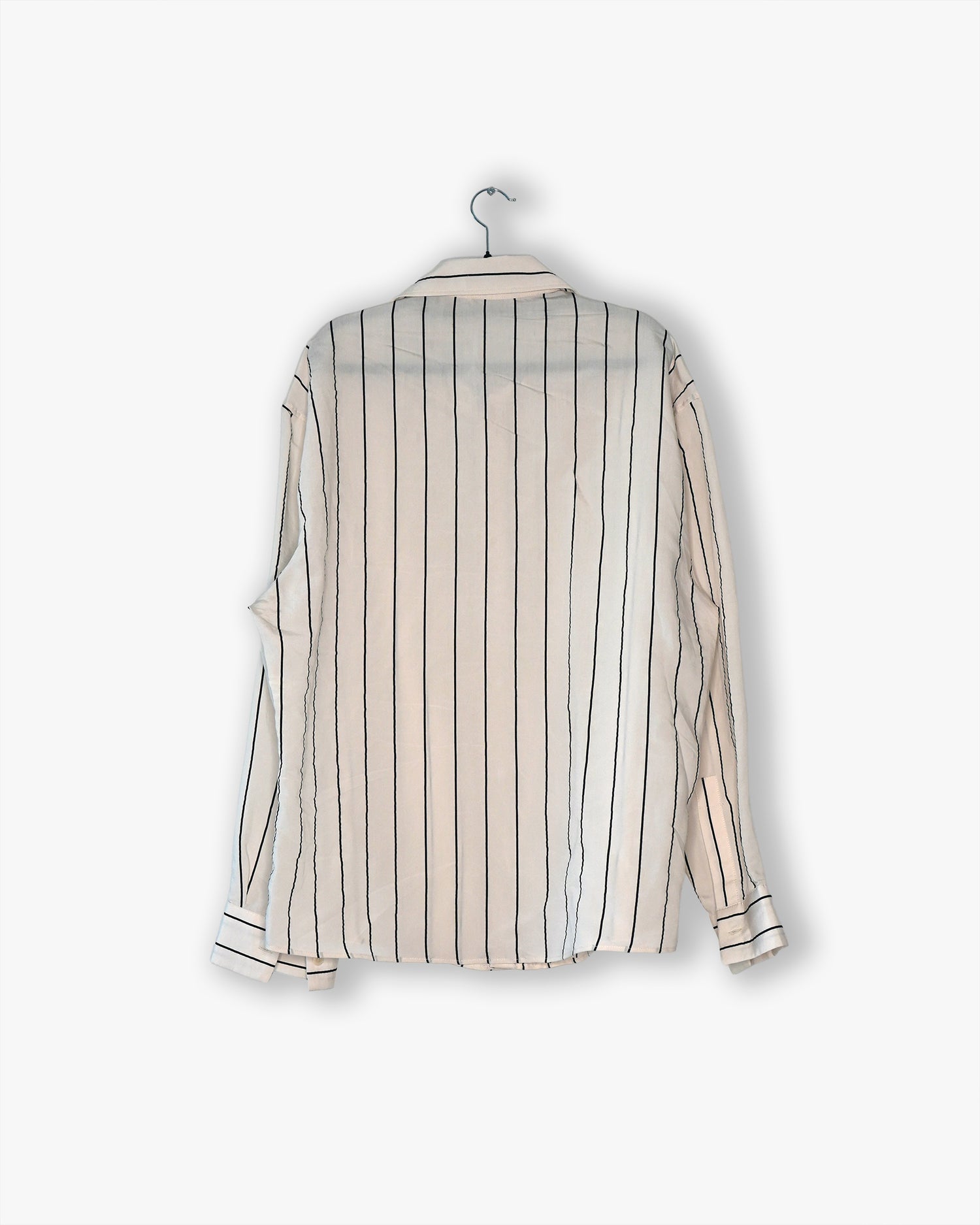 [#28] : Pinstripe Longsleeve Button Up Shirt – White/Black Pinstripe – L