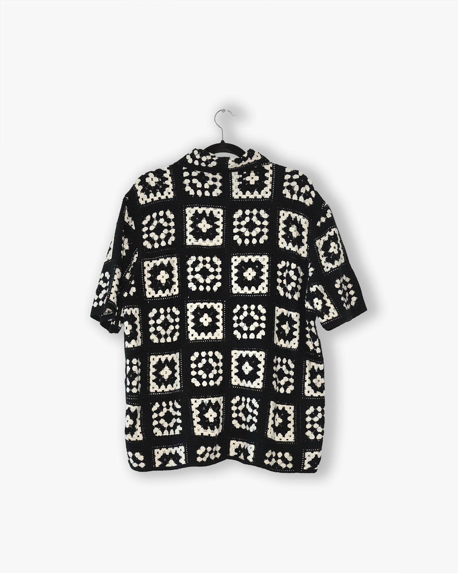 [#31] : Floral Crochet Short Sleeve Button Down – Black/White – L