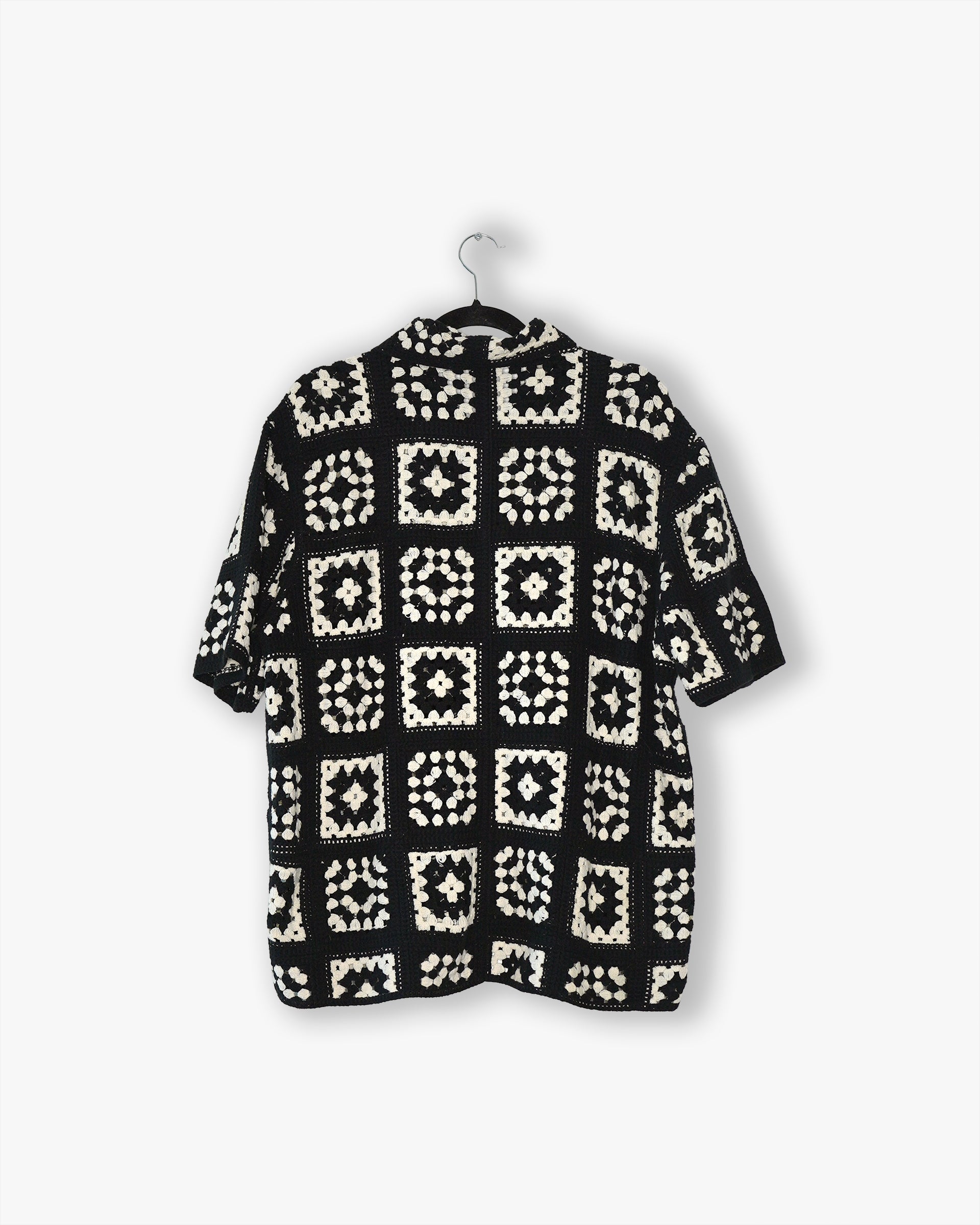 [#31] : Floral Crochet Short Sleeve Button Down – Black/White – L