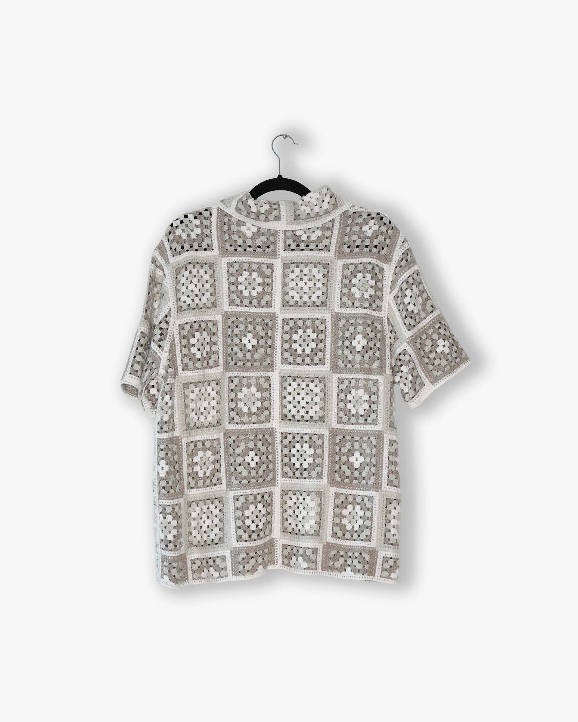 [#32] : Floral Crochet Short Sleeve Button Down – Neutrals – L