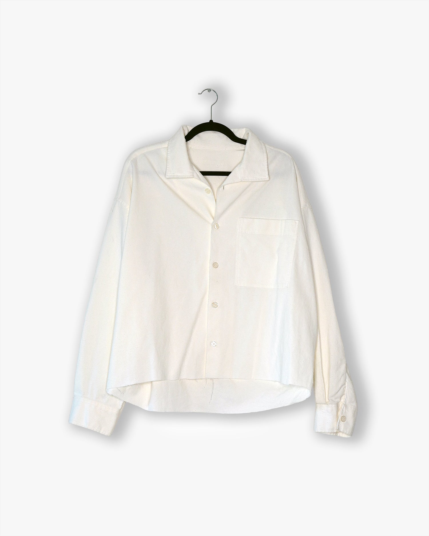 [#38] : Cropped Lint Long Sleeve Button Up – Off White – L