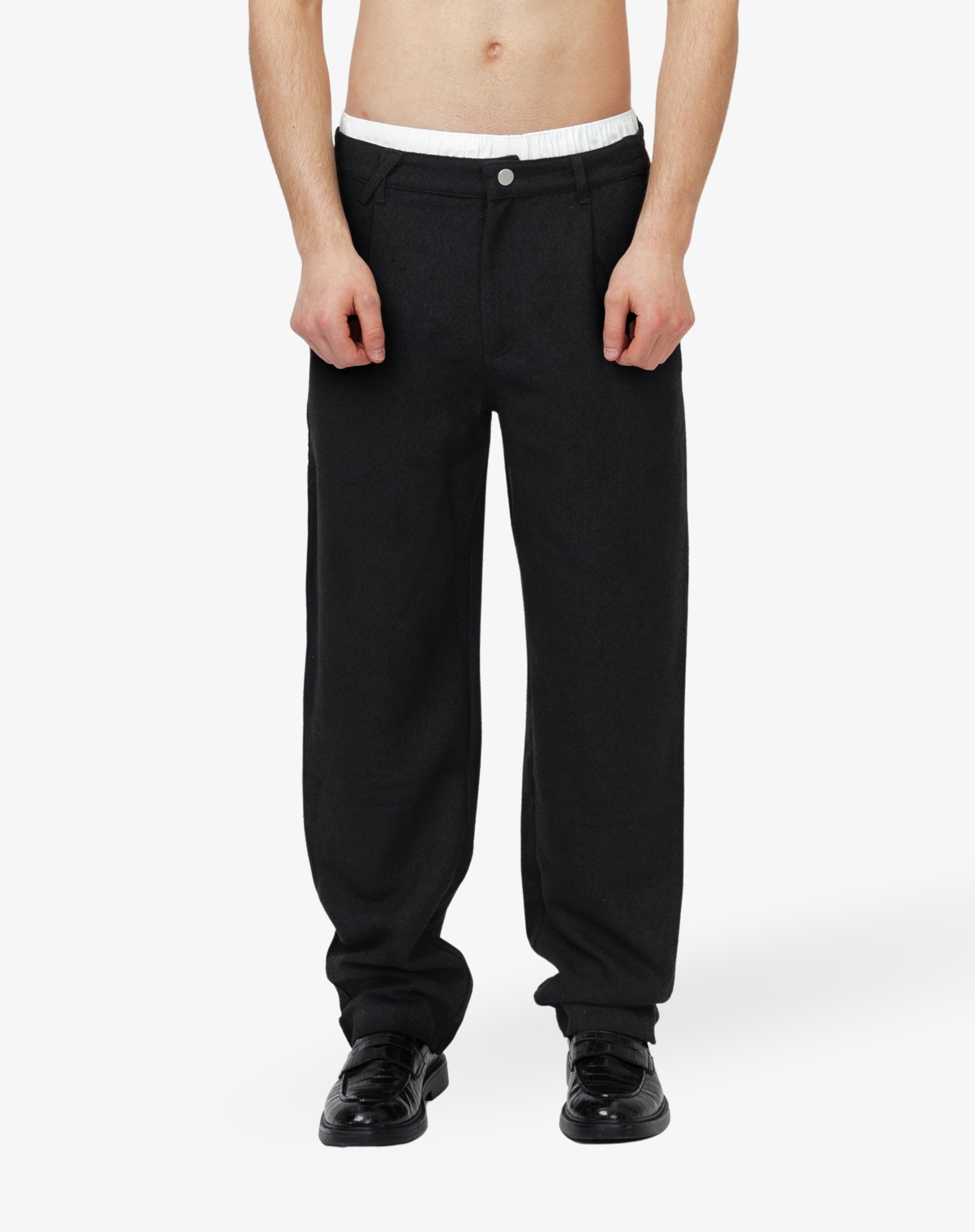 Texturized Trousers : Black