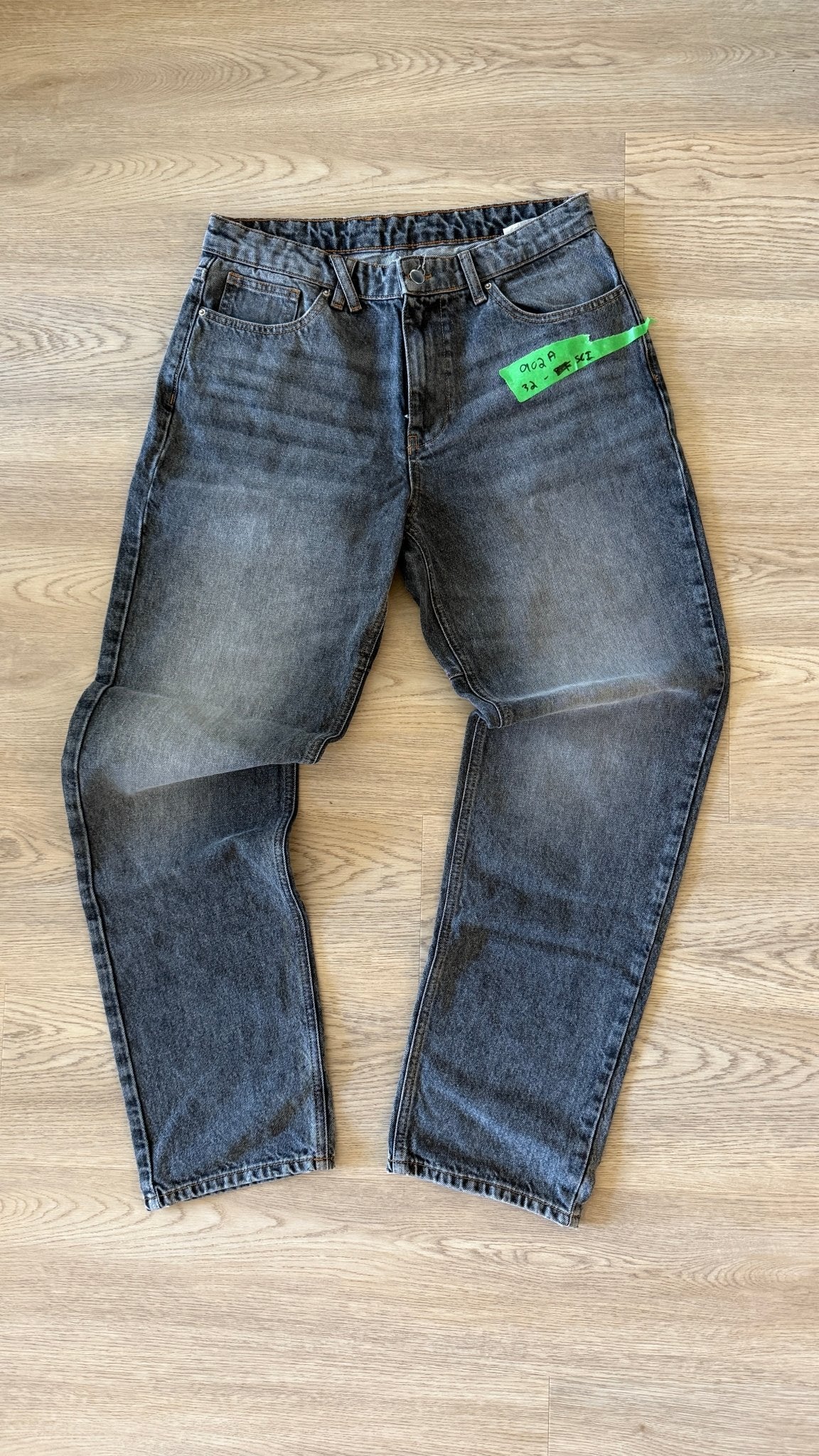 [902] : Slim Fit Denim – Classic Grey – 32 - BDK