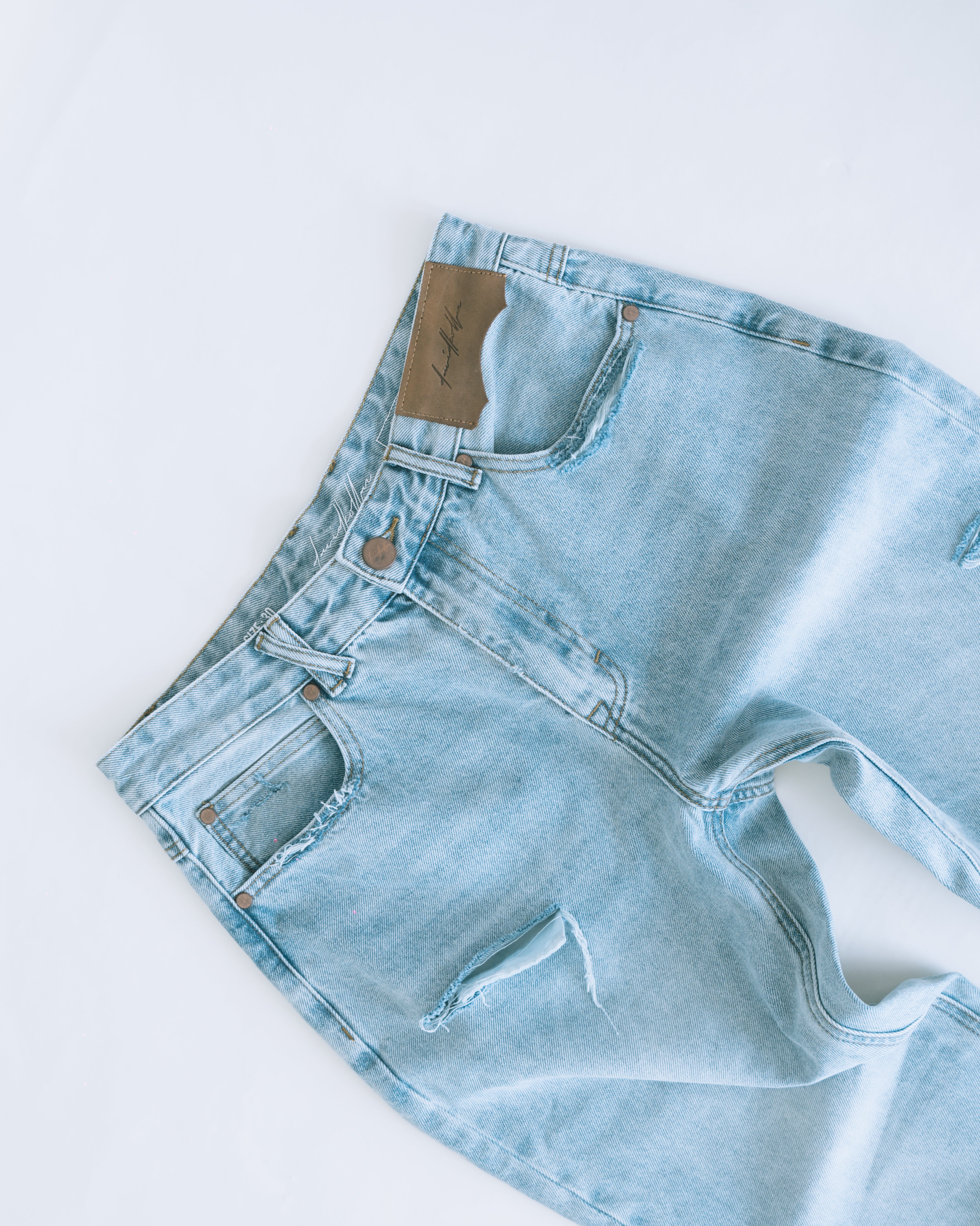 Straight Cut Denim: Classic Blue