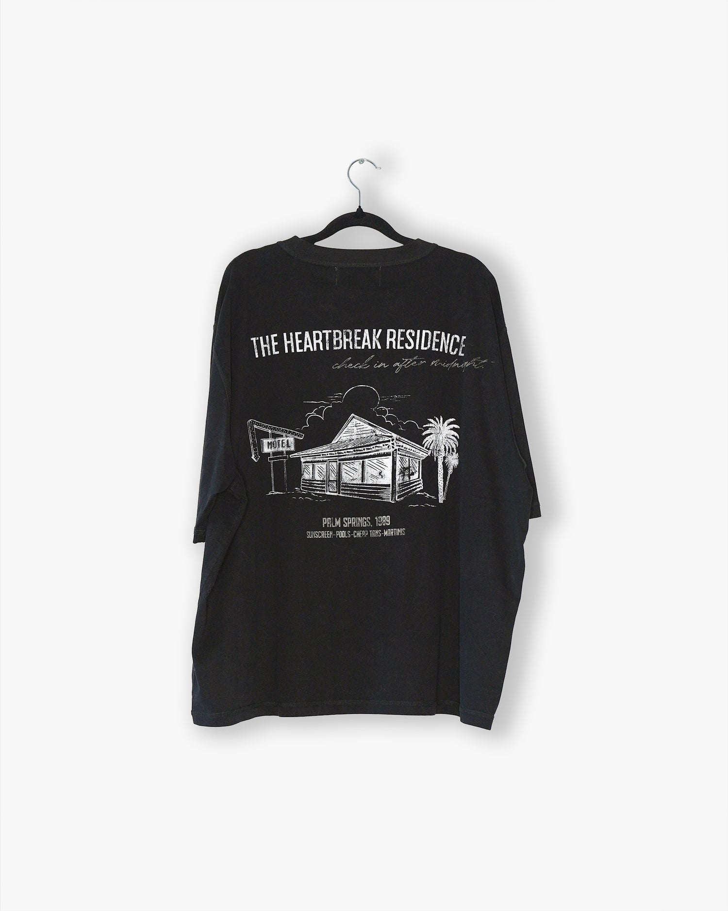 [#12] : Heartbreak Residence Cropped Vintage Oversized Tee – Black – L