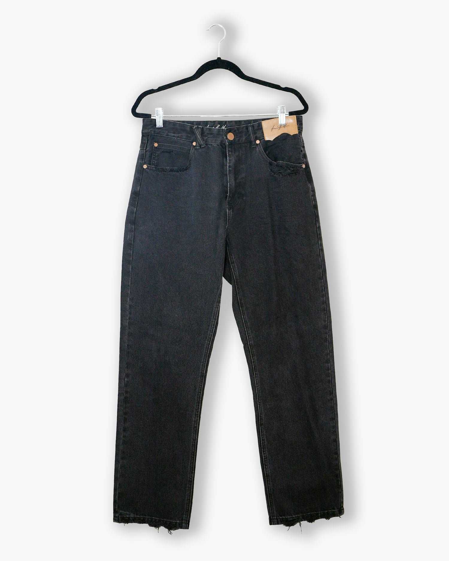 [#126] : Straight Fit Denim – Black – 32